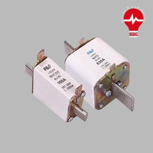 مجموعه سه تایی فیوز کاردی 200 تا 400 آمپر gG/gL پیچاز الکتریک NT2